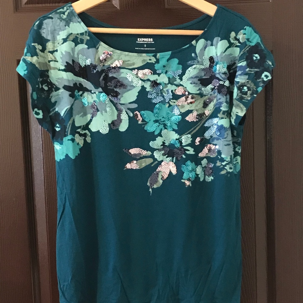 Small Express Sequence Floral Top